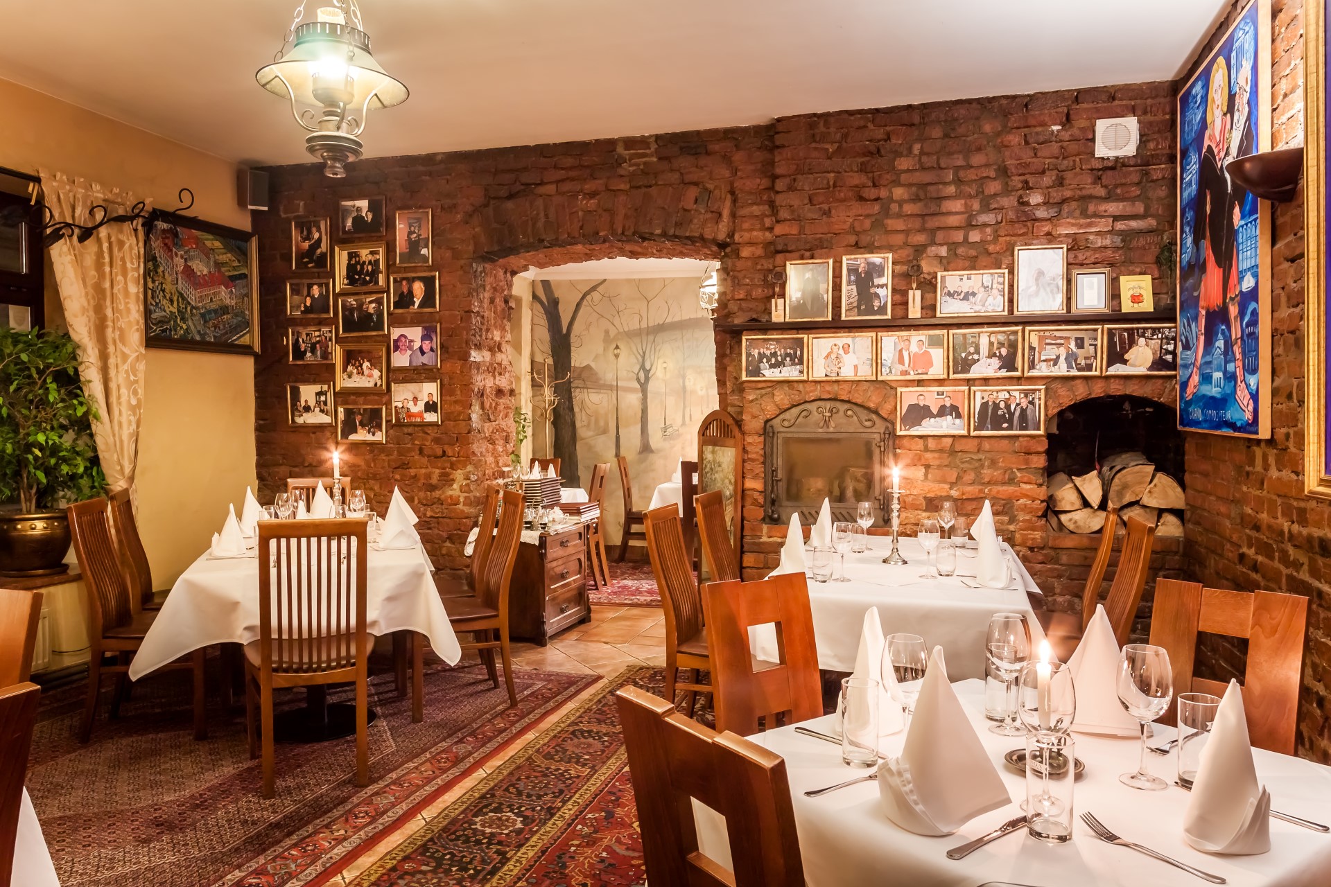 Krakowskie restauracje – gdzie można dobrze zjeść w pobliżu rynku?