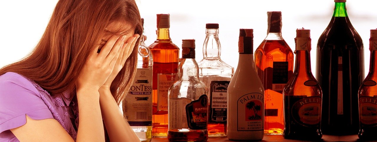 Alkoholizm u kobiet – czym się różni od męskiego?